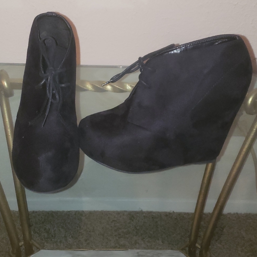 Shoe